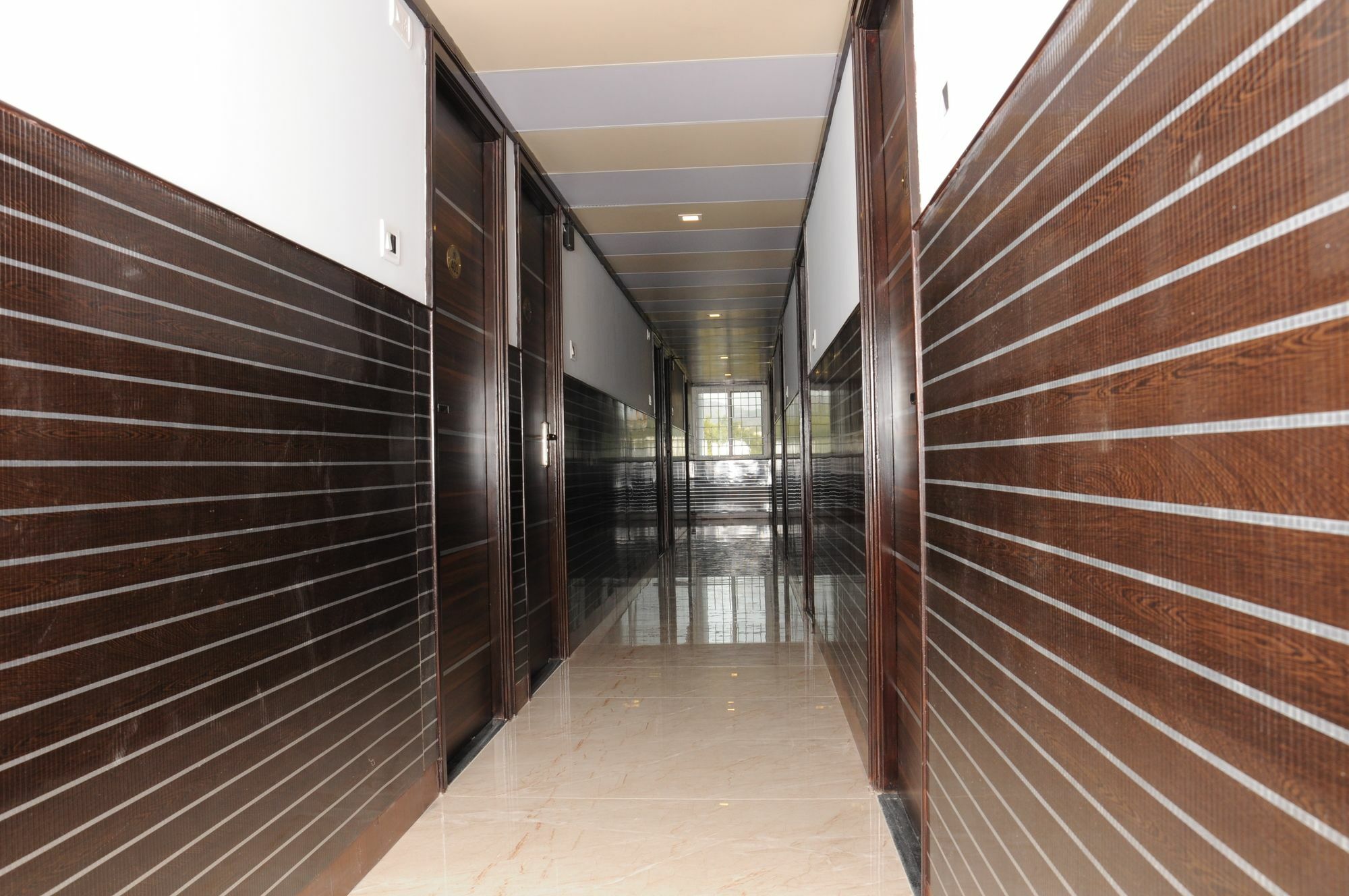 Super Townhouse Near Airport Formerly Sai Bala Budget
