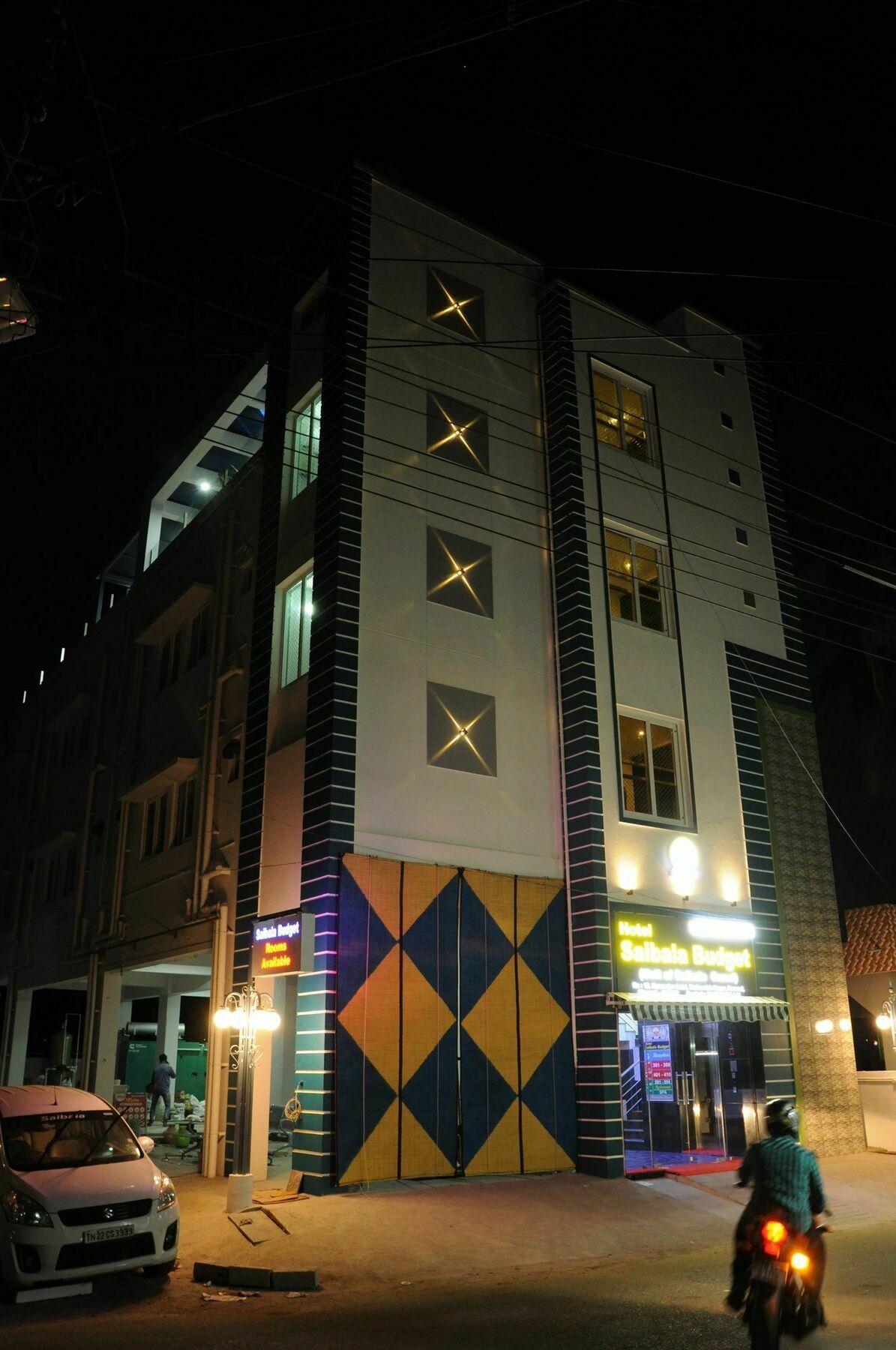 Super Townhouse Near Airport Formerly Sai Bala Budget Hotel