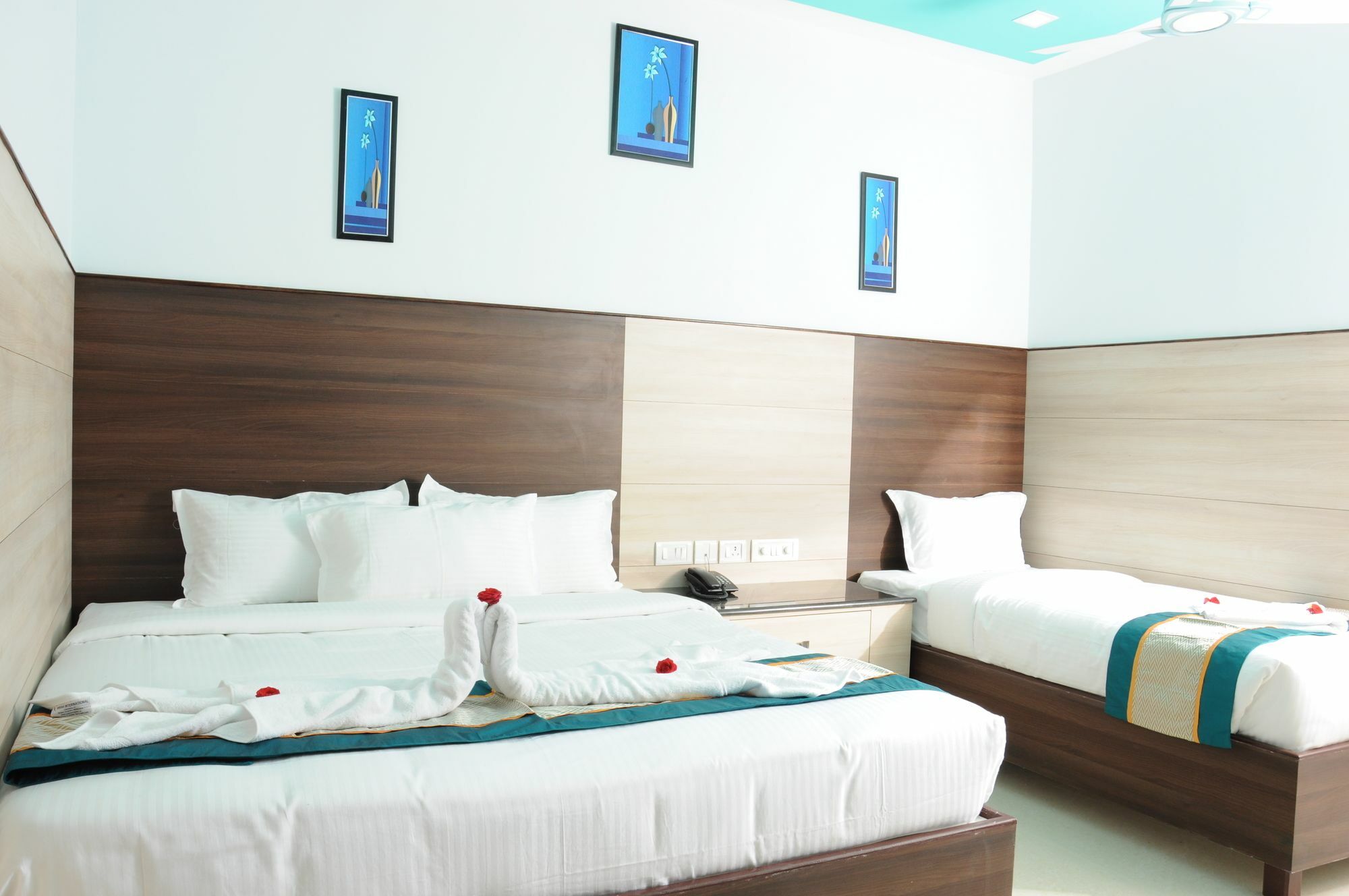Super Townhouse Near Airport Formerly Sai Bala Budget Hotel